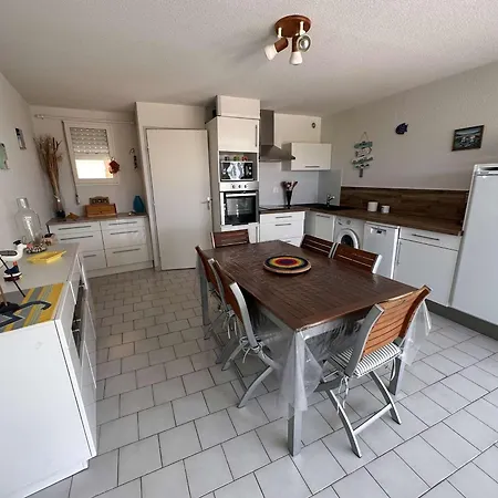 3 Pieces, Terrasse Privee, 6 Personnes A Port Camargue - Fr-1-731-120 Le Grau-du-Roi