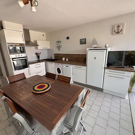 Appartamento 3 Pièces, Terrasse Privée, 6 Personnes à Port Camargue - Fr-1-731-120 Le Grau-du-Roi
